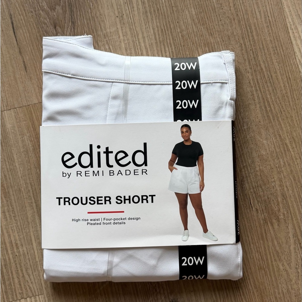 High-Rise White Trouser Shorts - 20W